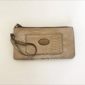 Sharif Womens Gold Wristlet Rubber Snakeskin Pattern